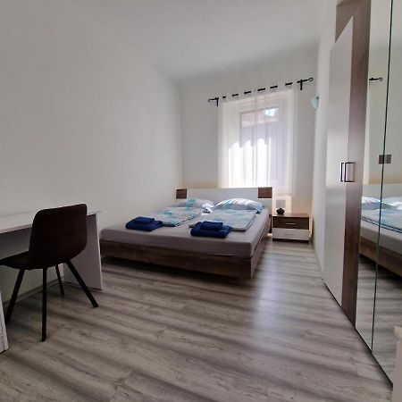 Secret Garden Apartment โคเปร์ ภายนอก รูปภาพ