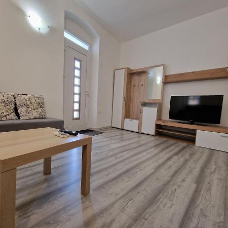 Secret Garden Apartment โคเปร์ ภายนอก รูปภาพ