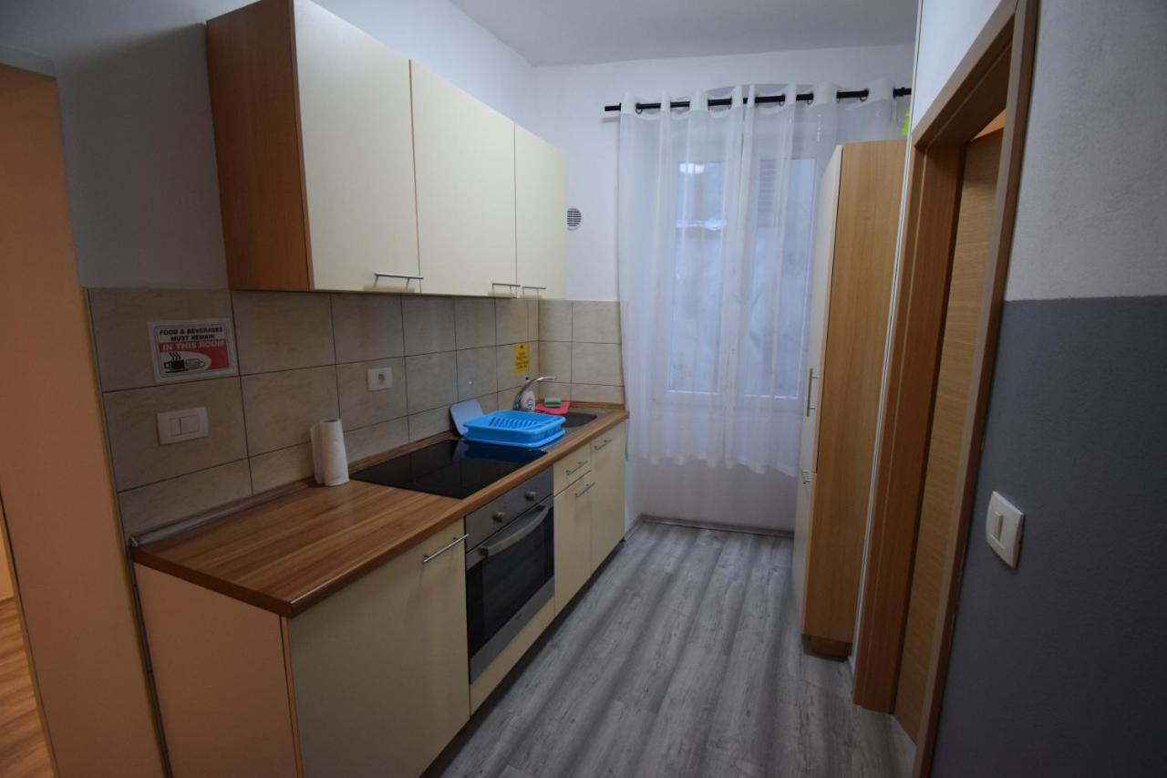 Secret Garden Apartment โคเปร์ ภายนอก รูปภาพ