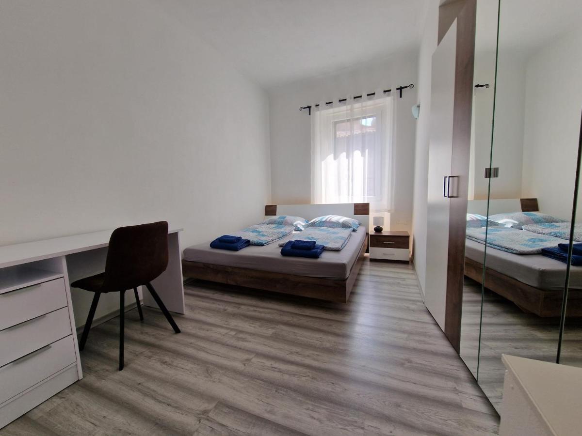 Secret Garden Apartment โคเปร์ ภายนอก รูปภาพ
