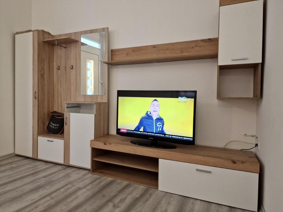 Secret Garden Apartment โคเปร์ ภายนอก รูปภาพ