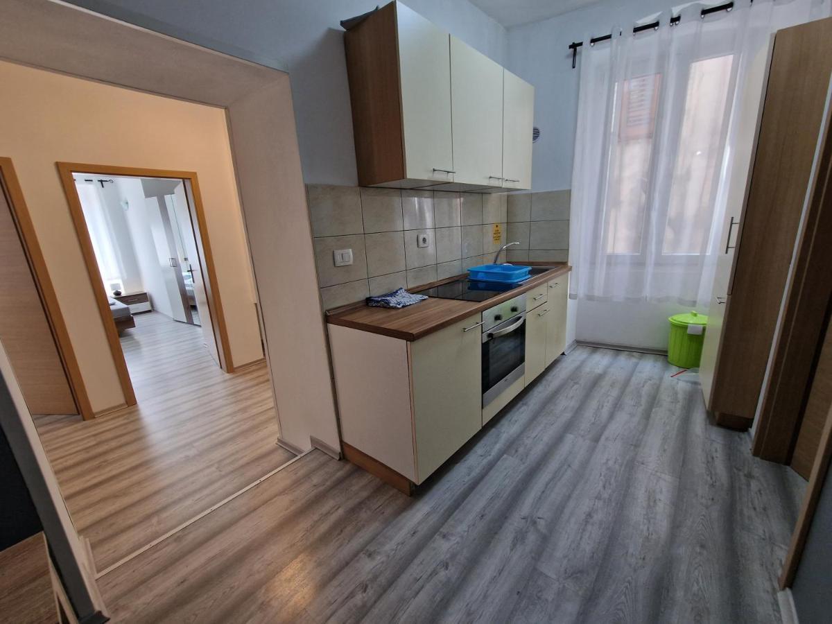 Secret Garden Apartment โคเปร์ ภายนอก รูปภาพ