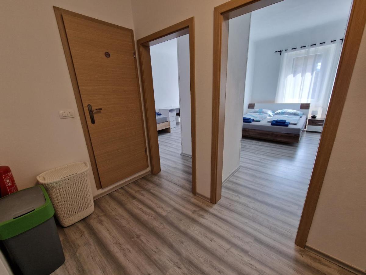 Secret Garden Apartment โคเปร์ ภายนอก รูปภาพ