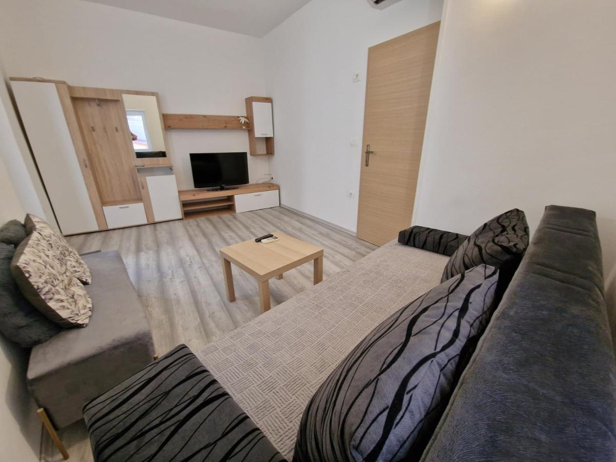 Secret Garden Apartment โคเปร์ ภายนอก รูปภาพ