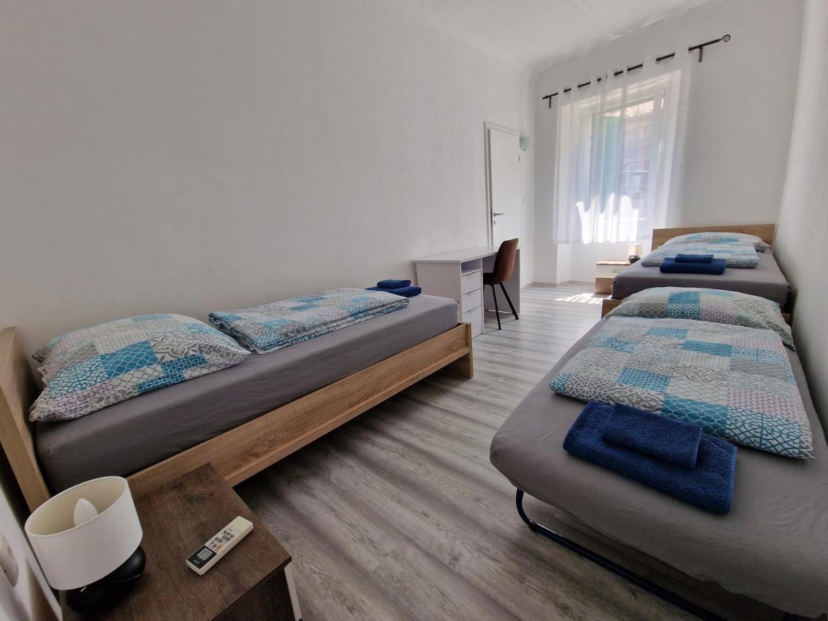 Secret Garden Apartment โคเปร์ ภายนอก รูปภาพ